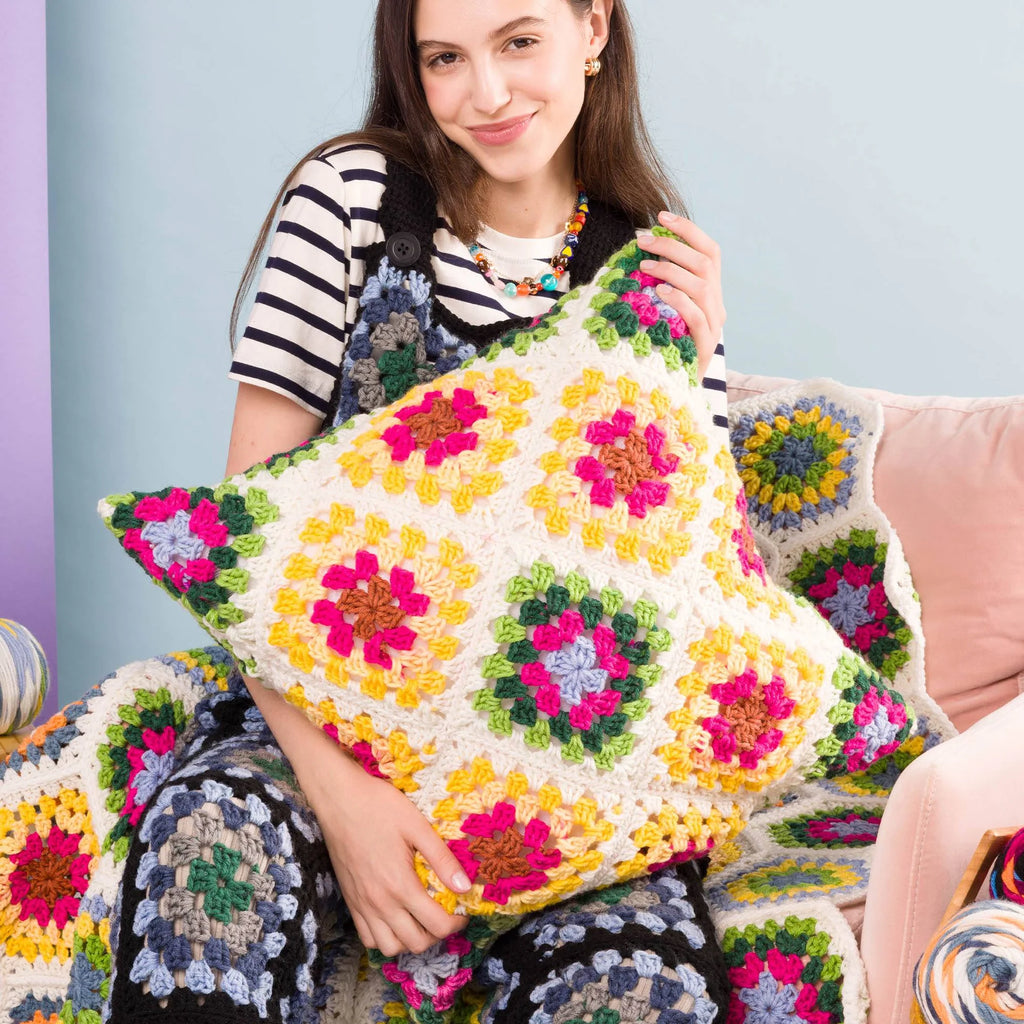 CROCHET PATTERN DOWNLOAD - Free Red Heart Rest Easy Crochet Pillow Pattern